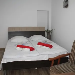 sesilis-apartment.alltbilisihotels.com/
